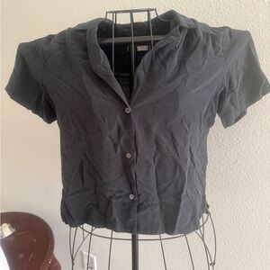 Everlane Gray Short Sleeve Cropped Button Down Shirt